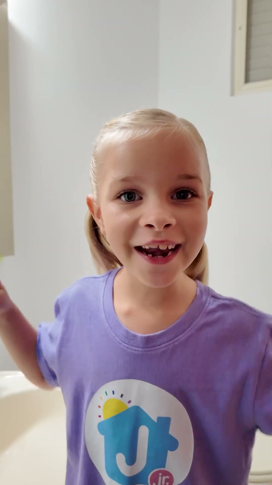 Brush Your Teeth! #kidssong ??