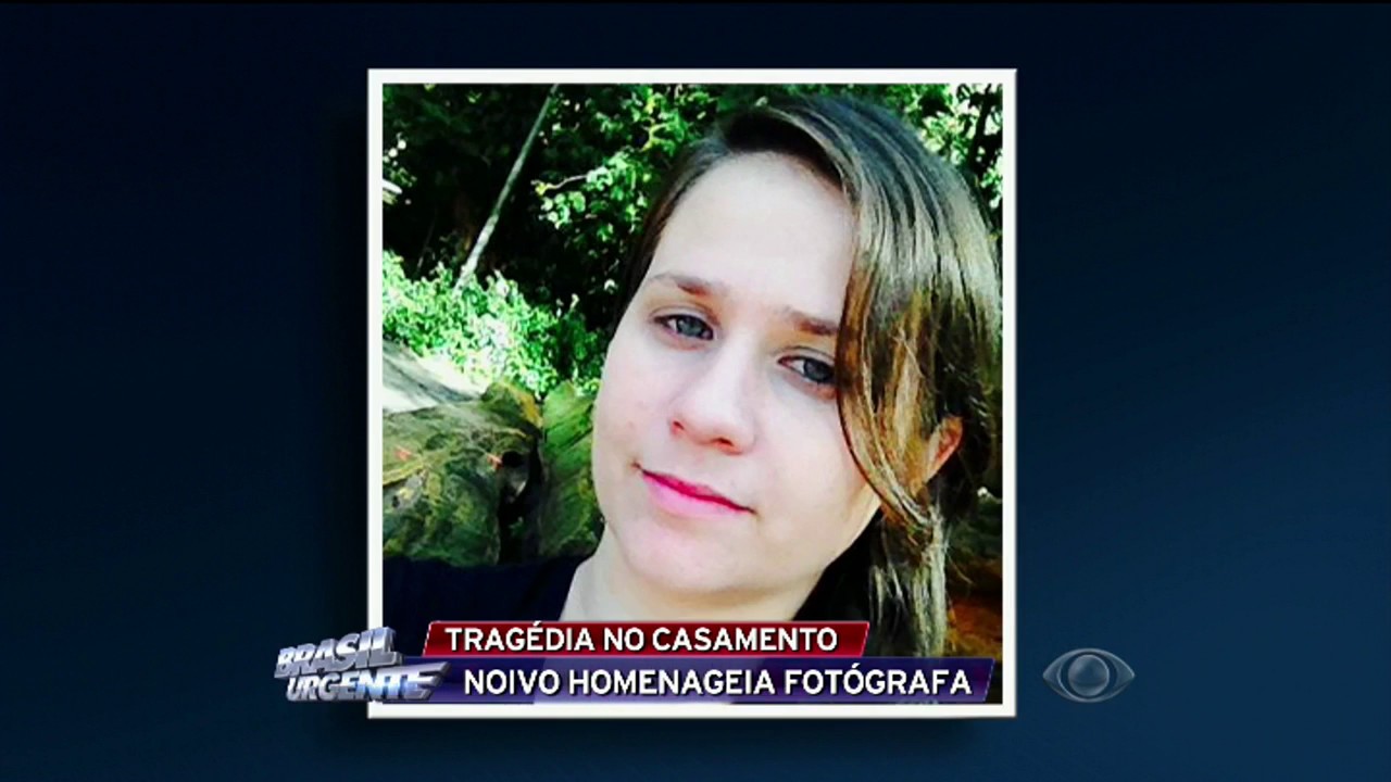 SP: fotógrafa grávida morta em helicóptero é velada - YouTube