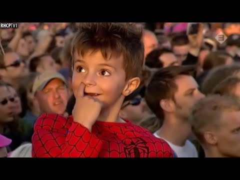 Woman Scolds Spider-Man For Picking His Nose During A Red Hot Chili Peppers Performance! 🤭🕸️