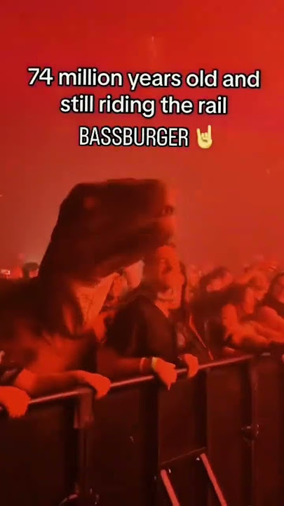 Extra bass, hold your lettuce 🥬🚫 #bassburger #EDM #music #party 🎉🎉🎉