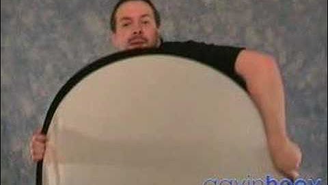 How to fold a reflector in two easy steps