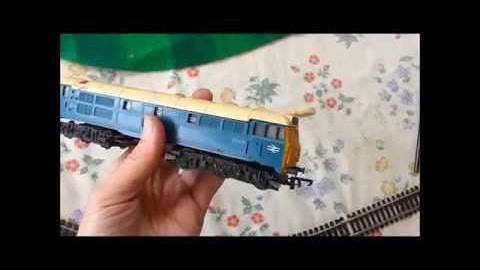 OO Model Railway Triang Class 31 Diesel Locomotive D5572 Being test run after a service