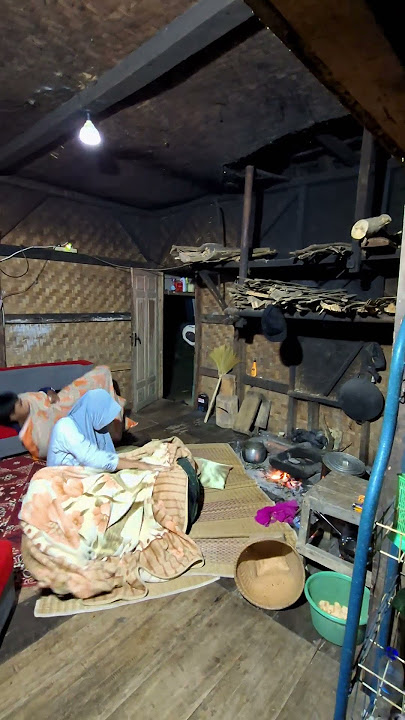 Gangguan makhluk halus saat tidur di rumah jadul. #seram #setan #ghost #horror #scary #mistis #fyp