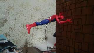 Стоп моушен Человек паук учится лазить по стенам