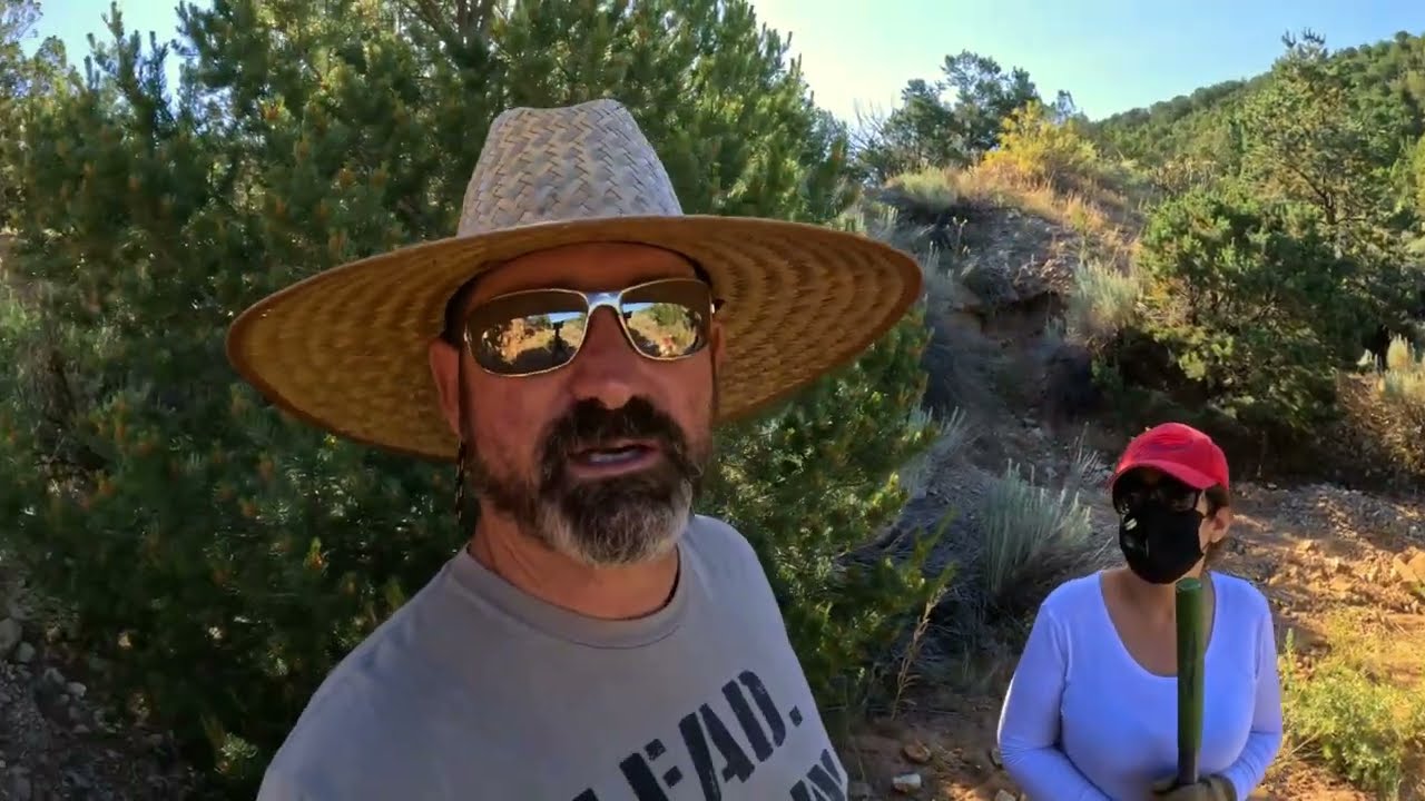 Drywashing New Mexico for gold with Goldpan! San Pedro Mountains