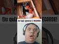 Ele se ENTERROU pra quebrar um RECORDE... 🤯 #shorts #viralvideo #fypyoutube #fypviral #fypfeed