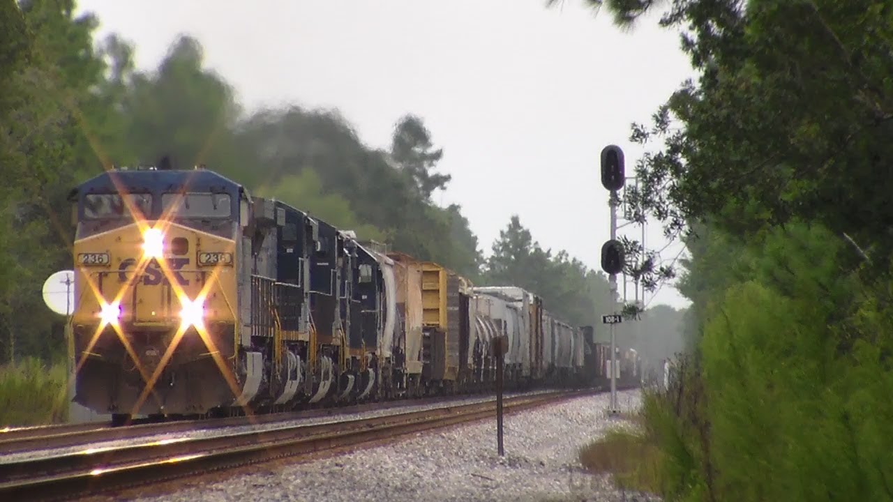 CSX Trains 2017: CSX Q251-05 Has A Clear Signal To Bryceville