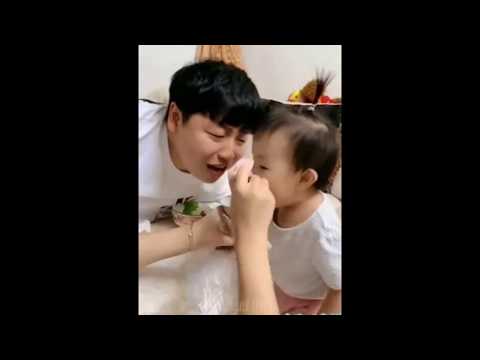 البنت الصينيه الشقيه مع ابوها Funny Doutgher Wathe Father China