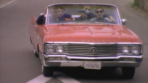 Squeeze - Sunday Street (Official Video)