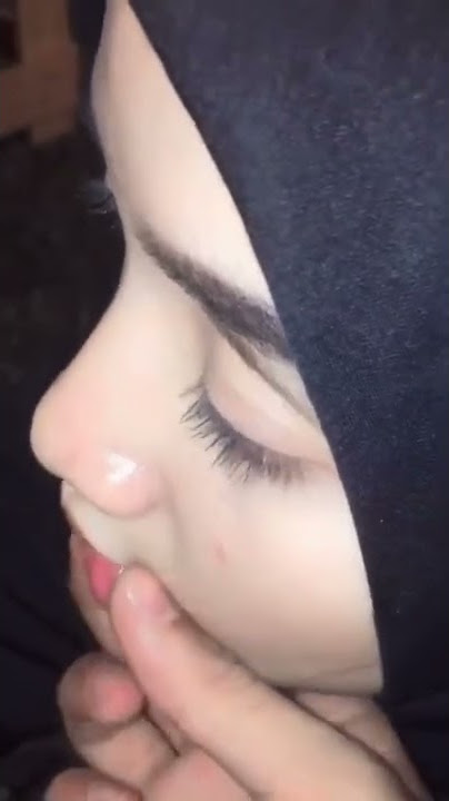 Story wa manasin mantan pegang bibir cewek imut