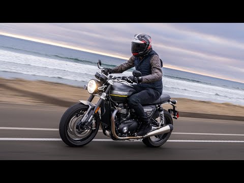 Video 2022 Triumph Speed Twin Review | Motorcyclist - youtube