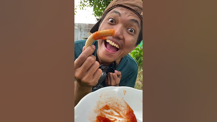 Makan Sosis Pedas