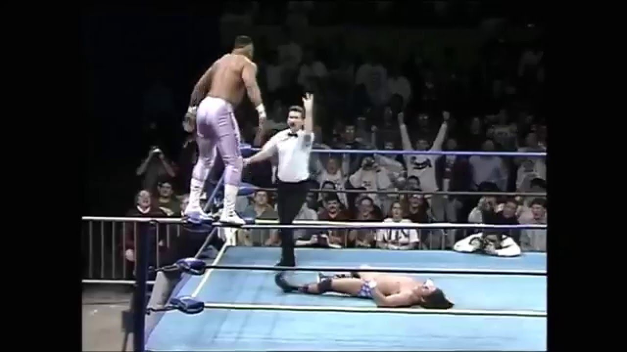 2 Cold Scorpio TURNING IN MID-AIR with a Big Splash - WCW - YouTube