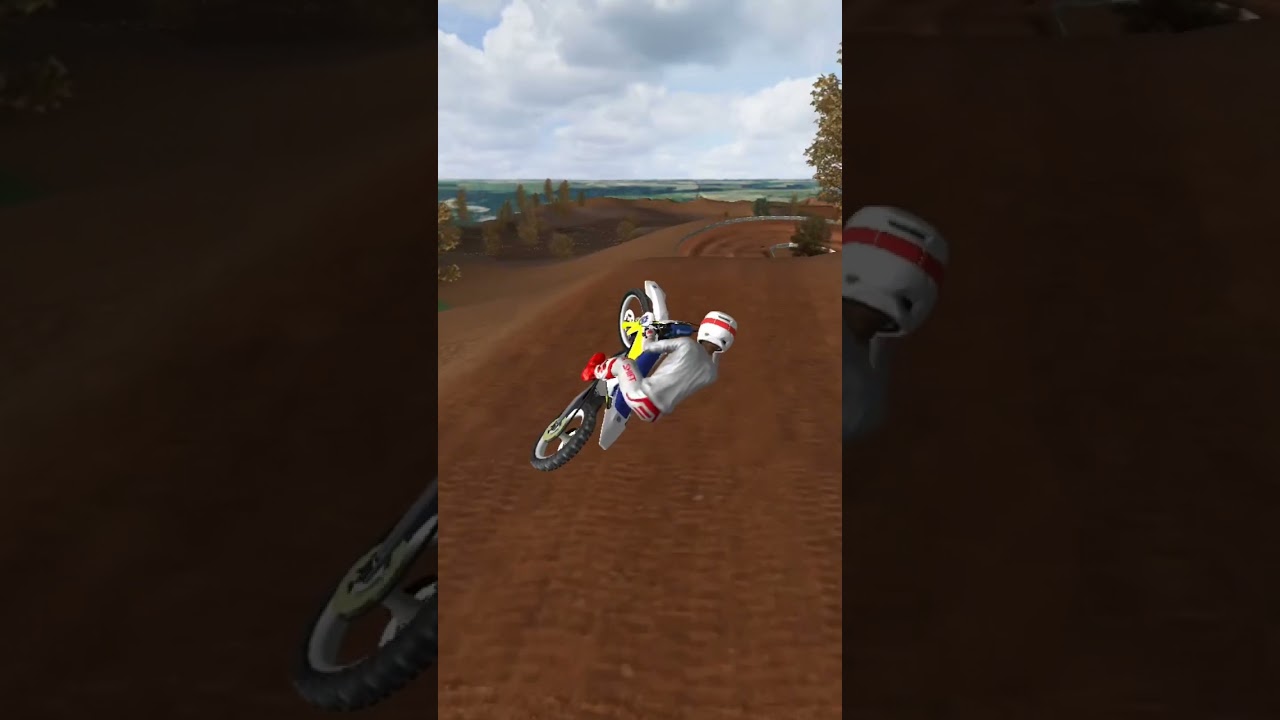 Learning whips in MX SIMULATOR 🤙