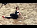 Эффект «проворота коленей» при работе в партере в Exotic Pole Dance