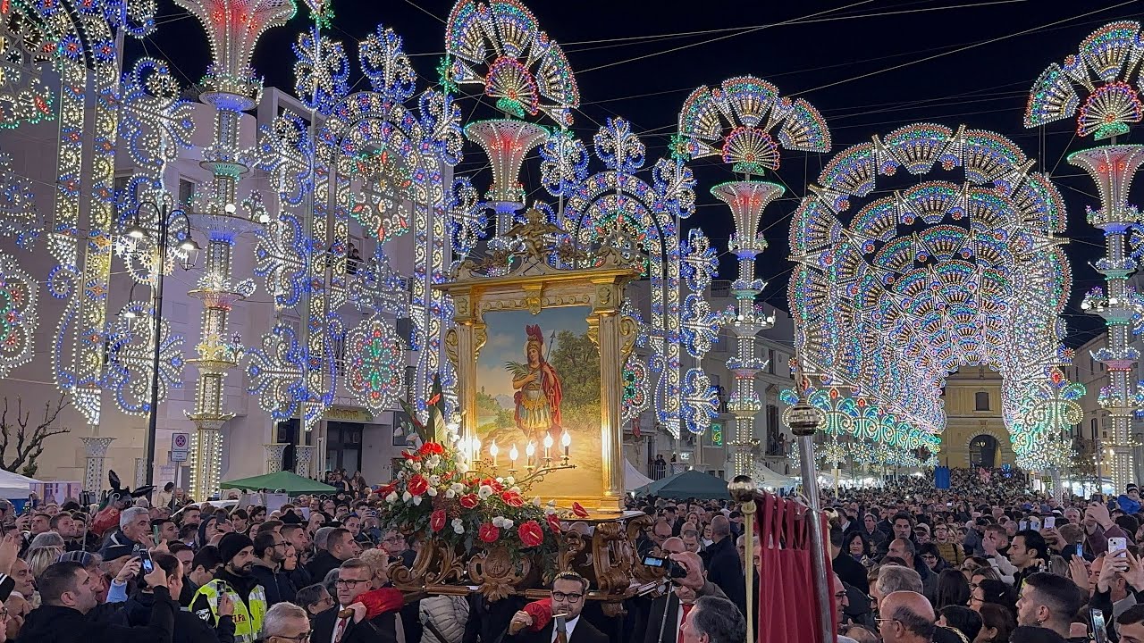 Adelfia 9 Novembre 2024 Arrivo del Quadro di San Trifone e Accensione Luminarie Ditta FANIUOLO
