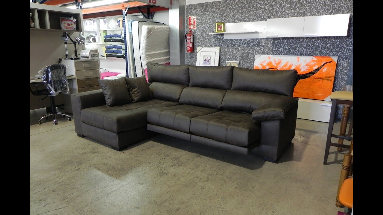 Sofa chaiselongue, disponible en varias telas y colores. Mod. Novo