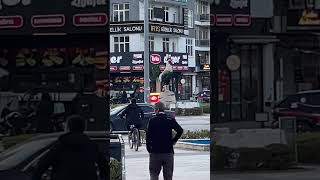 Denizli meydanı, Horoz heykeli ve Delikliçınar camii