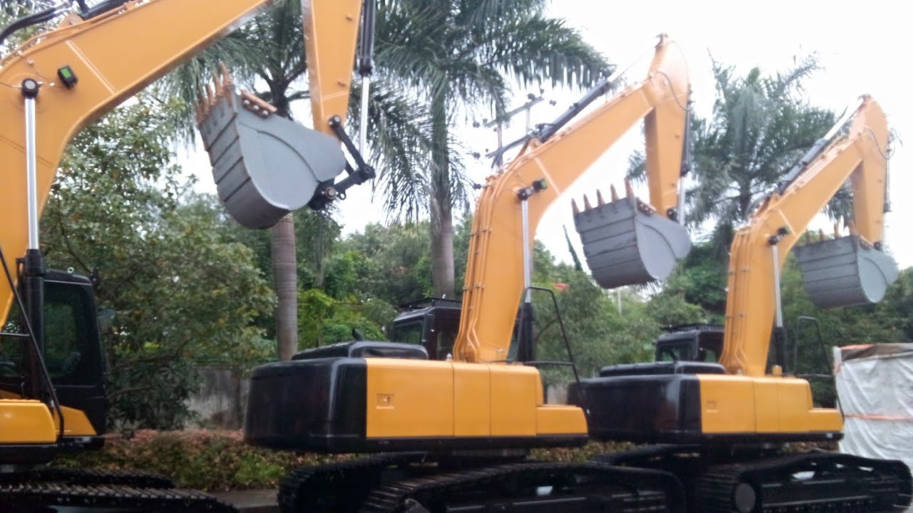 Wonderful technology of Doser machine for a road construction project ...