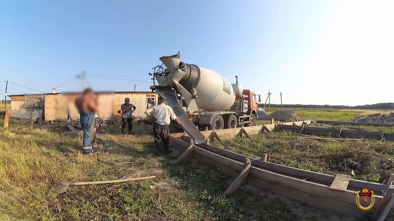 Заливаем бетон под машину
