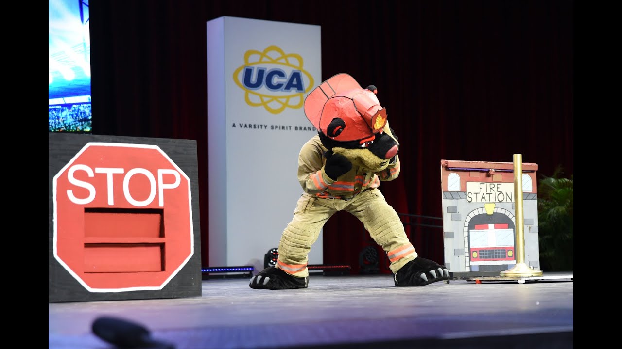 2023 Mascot National Champion - The Cincy Bearcat!