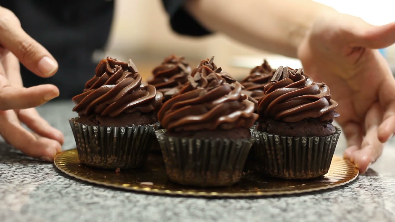 Cupcakes veganos de triple chocolate