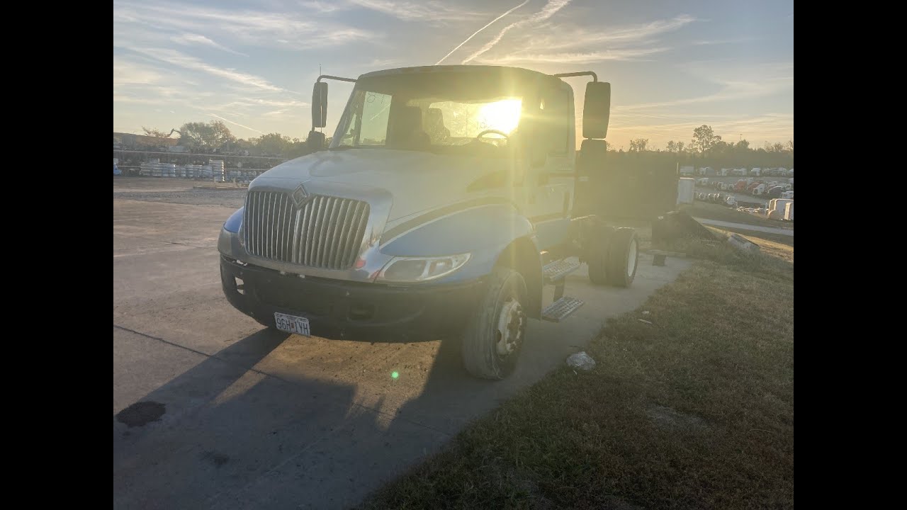 2002 International 4300 - Parts Unit 02IH261 - YouTube