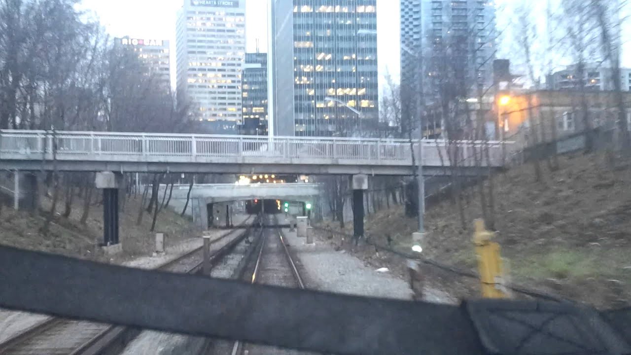 Riding the TTC subway - Davisville to Eglinton Station