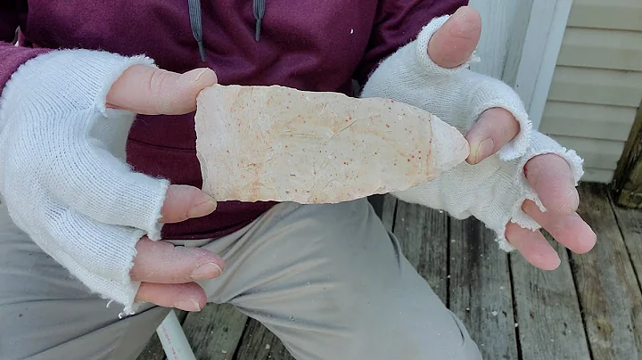 Flint Knapping Getting Thin Blades with Overshot and Edge to Edge Flaking
