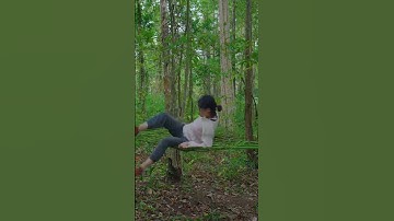 Thơ Nguyễn Thơ Ngáo Ngơ Bỏ Đi Tự Làm Nhà Lá Chuối Trên Cây làm giường trên cây