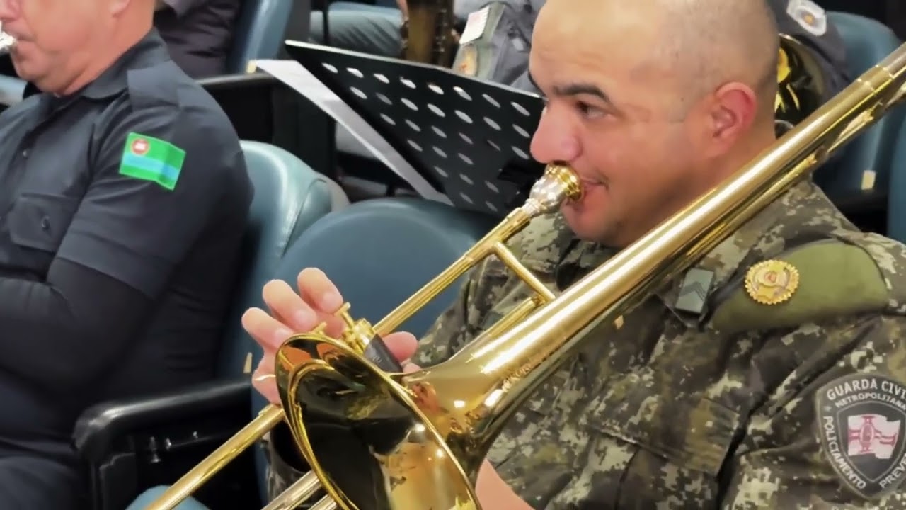 Hino 61 CCB - Orquestra Militar 