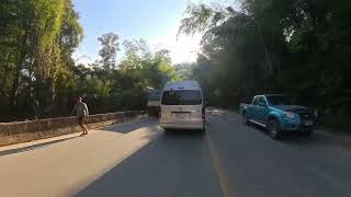 Download Lagu Mae Hong Son Loop vom Ban Jabo Nudel Restaurant nach Pai in die Unterkunft Vimarnkiri Resort. MP3