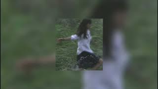 Download lagu Into your arms (sped up) *no rap*