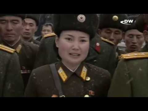 Смерть лидера Северной Кореи: массовая скорбь лишь инсценировка ради культа личности Ким Чен Ына?