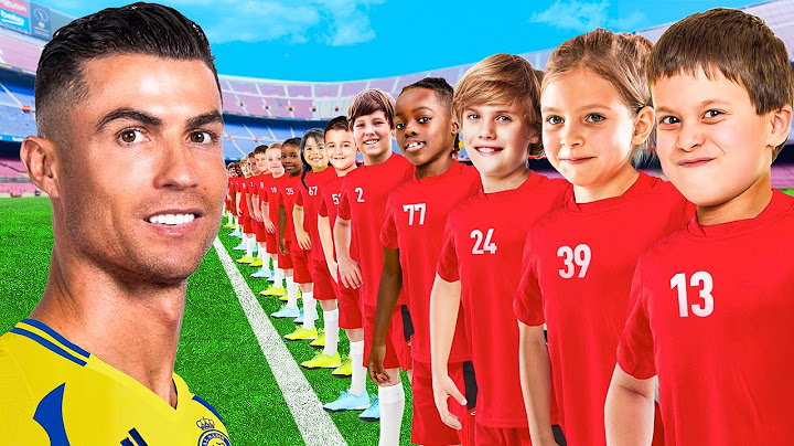 100 Kids VS 10 Year Old Pro Footballer