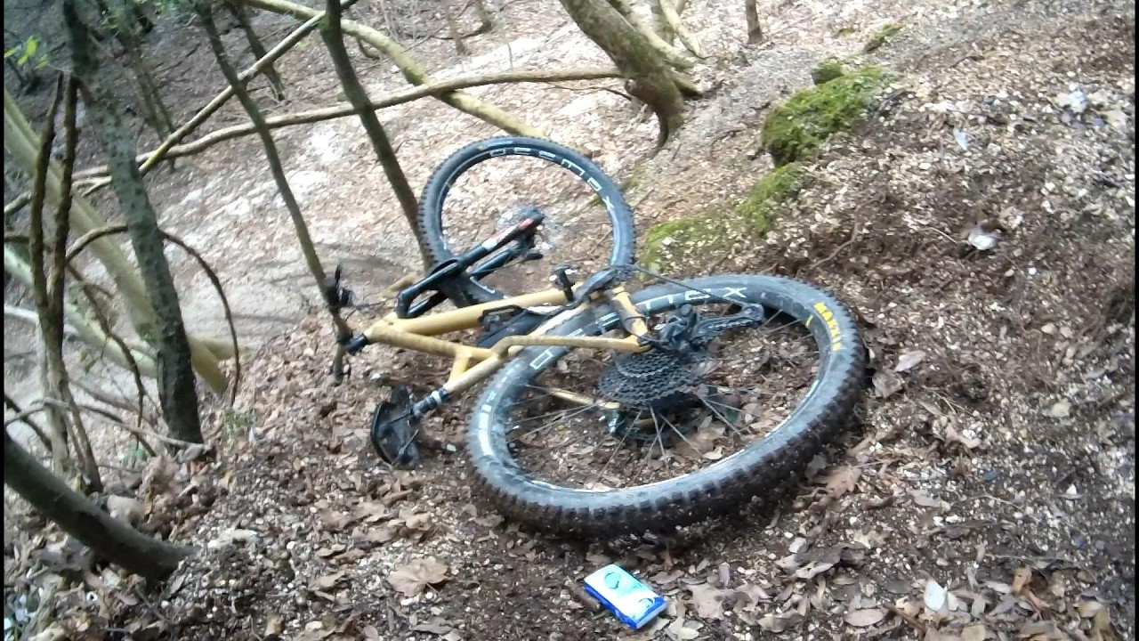 Caduta MTB fail Enduro Hardtail
