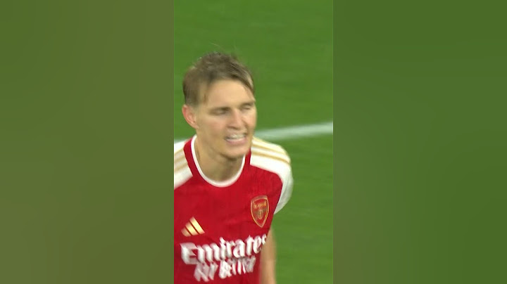 Odegaard scores from range against PSV Eindhoven