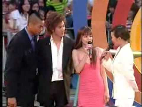 Wang Lee Hom and Vivian Hsu in red carpet 2002