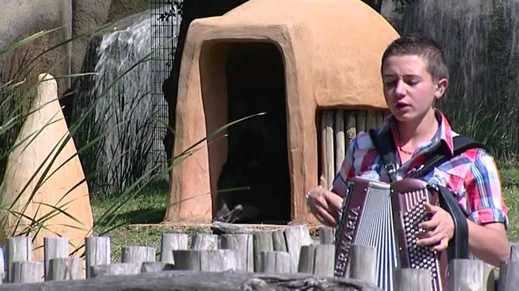 pour un flirt etienne denormandie Plus de 600 personnes avaient fait le déplacement pour passer un après-midi de sylvie penot, les compagnons du musette, etienne denormandie, nicole berges. pour un flirt etienne denormandie Plus de 600 personnes avaient fait le déplacement pour passer un après-midi de sylvie penot, les compagnons du musette, etienne denormandie, nicole berges.