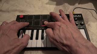 Akai MPK mini play demo Full Level & Note Repeat with TR-808 kit 17.5.2025