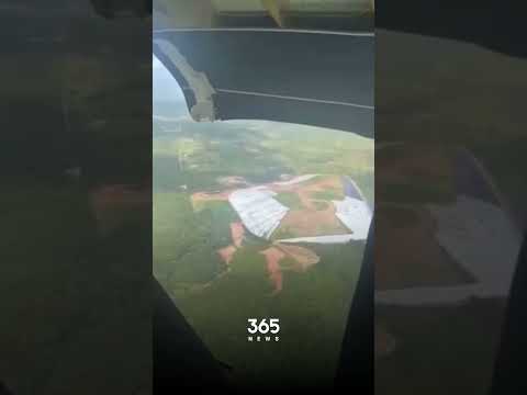 У бразильского самолета прямо во время полета открылся люк