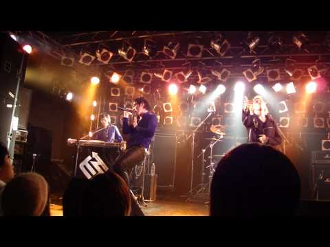 Hundred Percent Free Live Ver