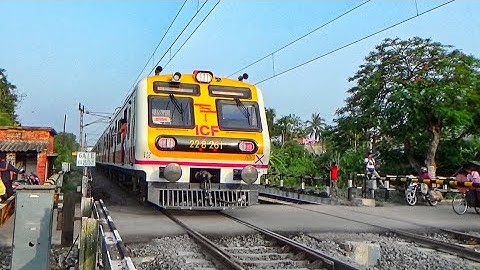 Fast & Furious Speedy Brand New ICF Medha EMU Train Skip Between Railgate Quickly | Eastern Railways