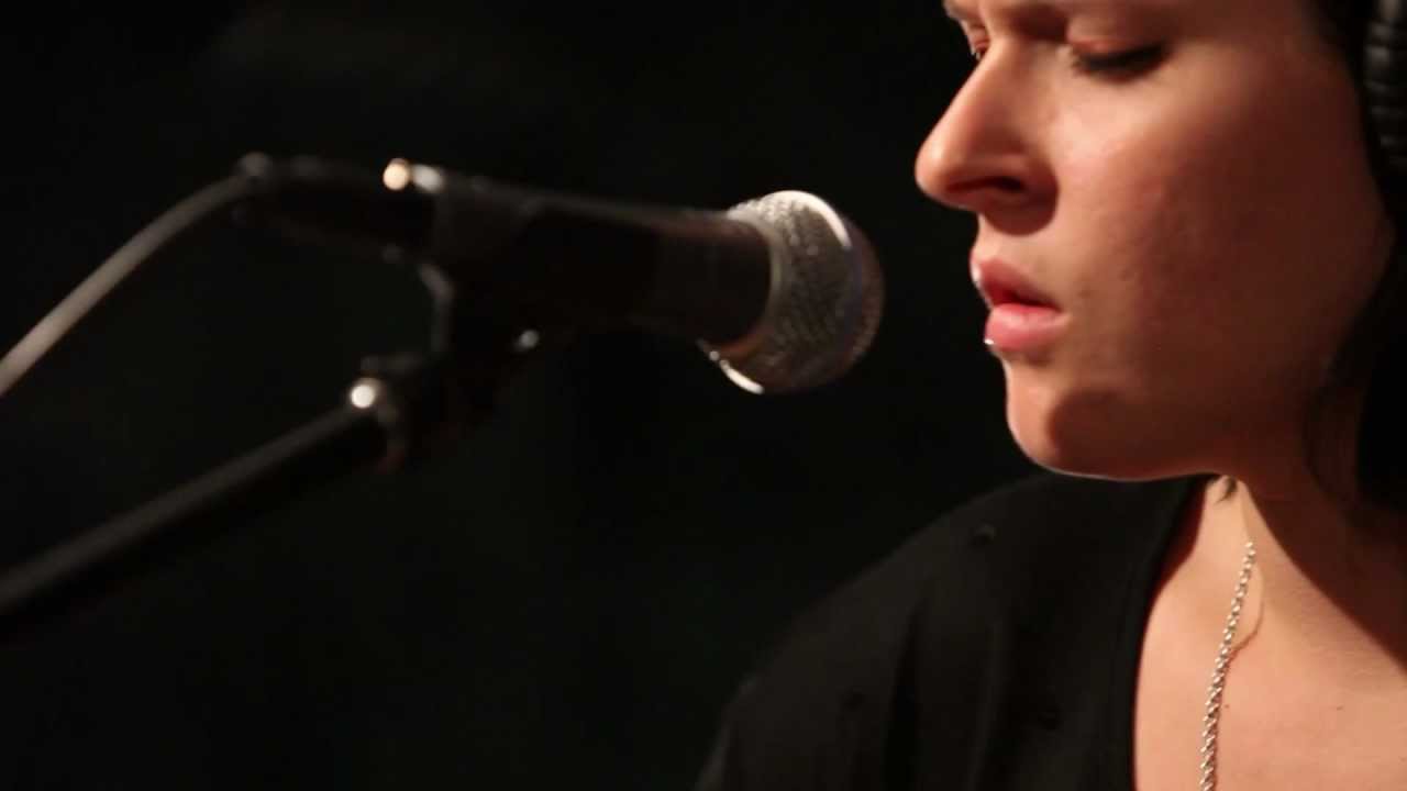 Star Anna & The Laughing Dogs - Time (Live on KEXP)