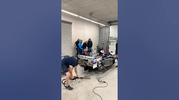 19.000 RPM SCREAMING Willams F1 v10 start up, former Schumacher car