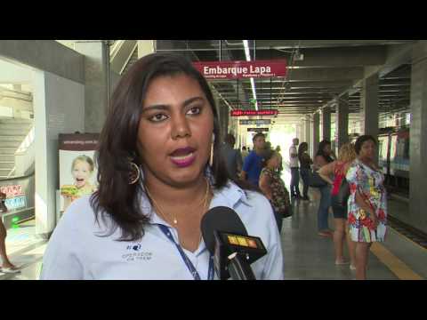 Mulheres   no metrô  de Salvador / TVE BAHIA