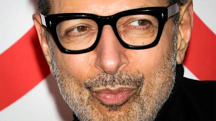 How To Wear Glasses With Style | Jeff Goldblum's GQ Style Secret ©