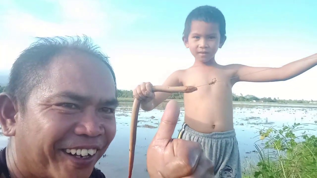 Sensasi Mancing Belut bersama Bocah-bocah Liar
