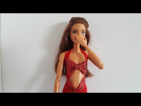 Muchos vestidos con un patron para barbie