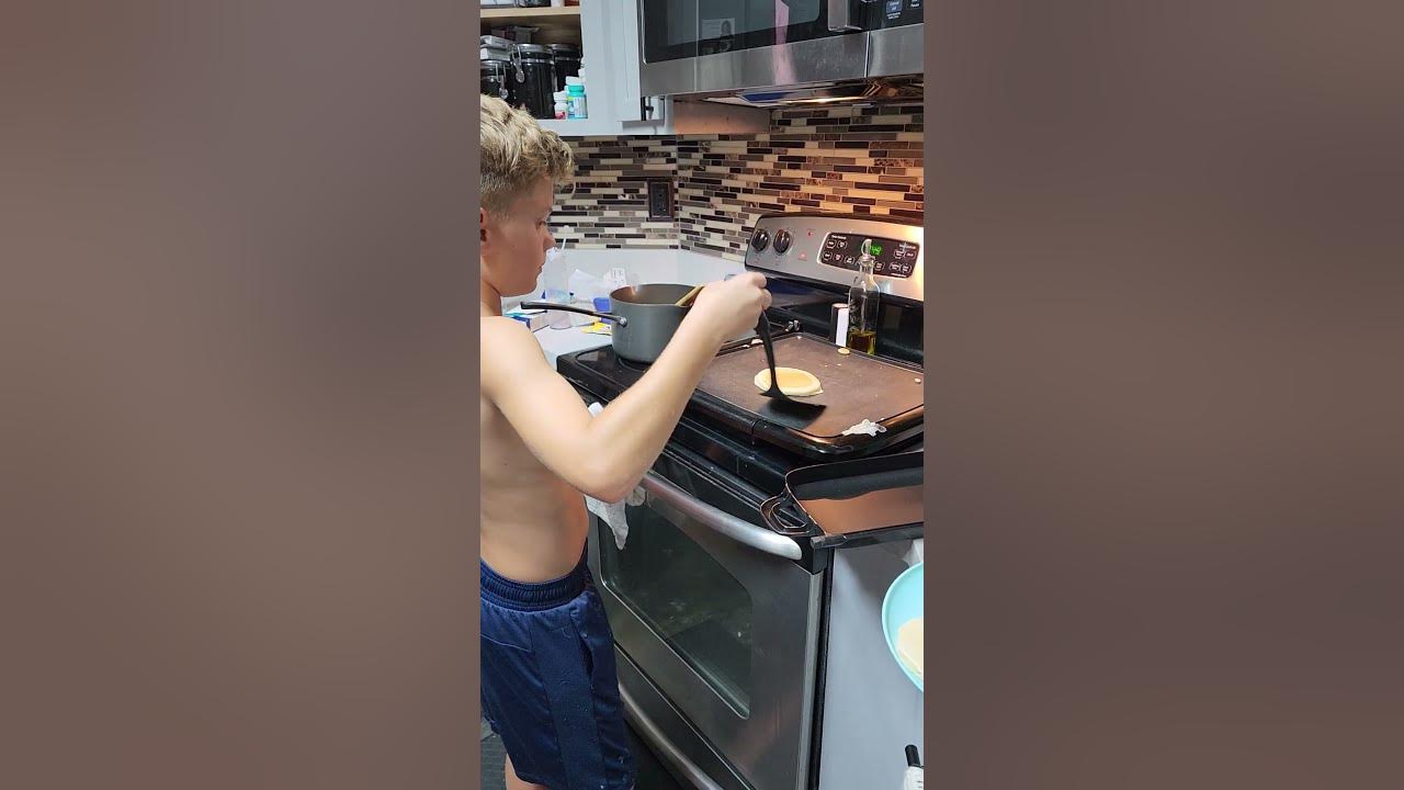 Impressive Pancake Flip and Catch by a Skilled Boy YouTube